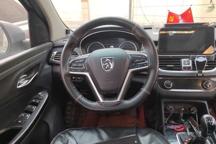 Used Baojun 730 2019 1.5T Manual Fashion Model 7-seater China VI Steering Wheel