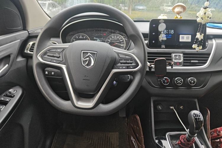 Used Baojun 730 2019 1.5L Manual Fashion Model 7-seater China VI Steering Wheel
