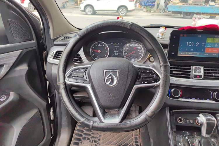 Used Baojun 730 2019 1.5T CVT Flagship Model 7 Seats China VI Emission Standard Steering Wheel
