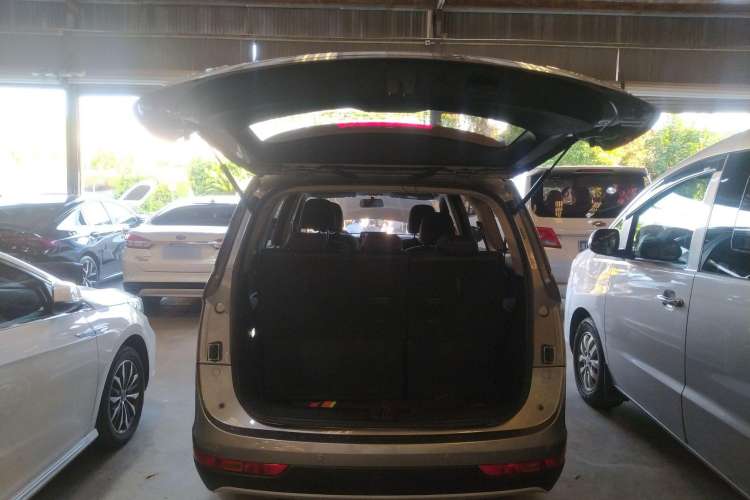 Used Baojun 730 2019 1.5L Manual Fashion Model 7-seater China VI Trunk