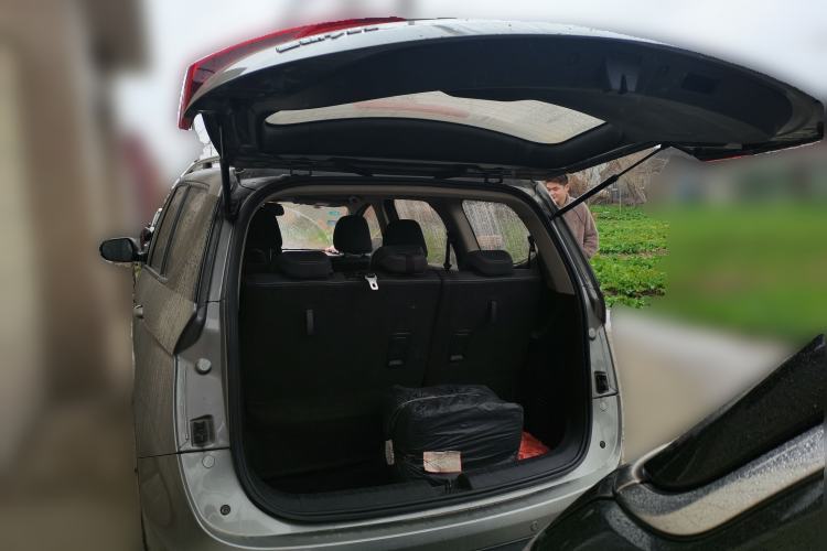Used Baojun 730 2019 1.5L Manual Fashion Model 7-seater China VI Trunk