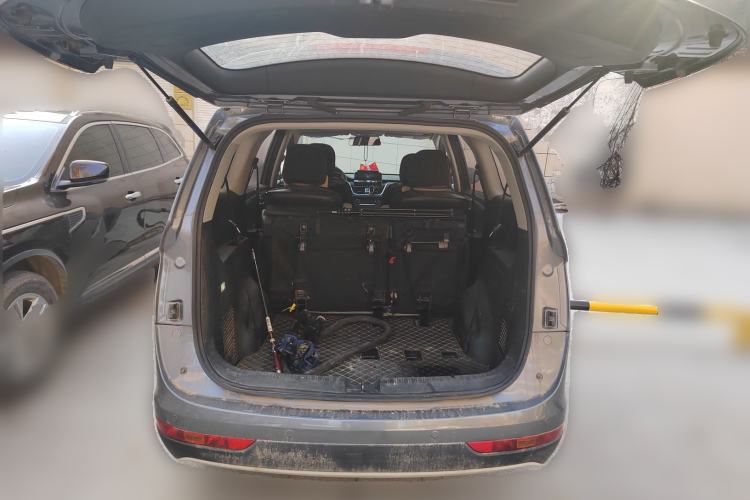 Used Baojun 730 2019 1.5T Manual Fashion Model 7-seater China VI Trunk