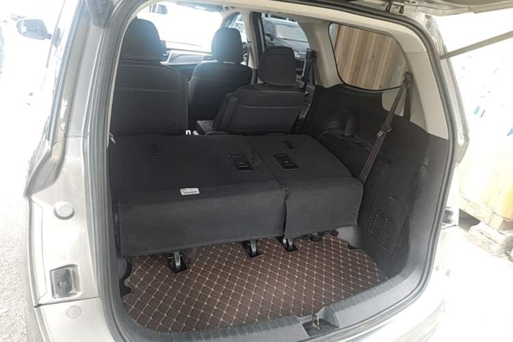 Used Baojun 730 2019 1.5T Manual Fashion Model 7-seater National V Trunk