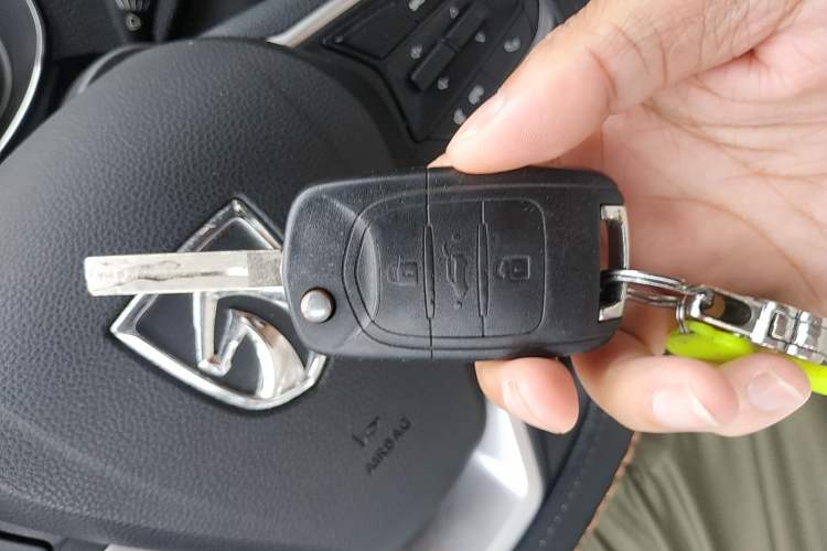 Used Baojun 730 2019 1.5T Manual Fashion Model 7-seater National V Vehicle Key