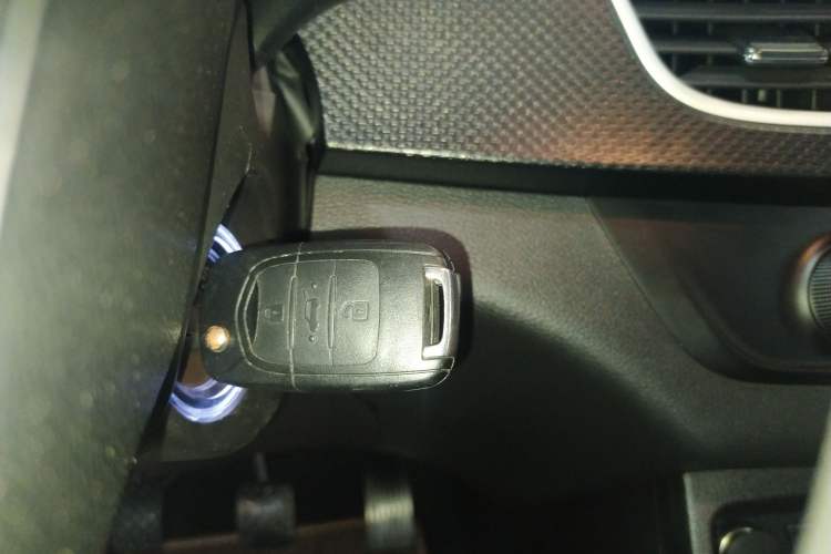 Used Baojun 730 2019 1.5L Manual Fashion Model 7-seater China VI Vehicle Key