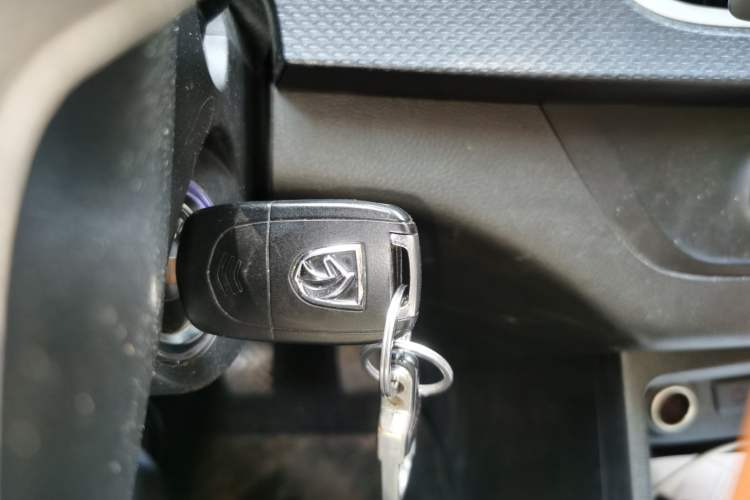 Used Baojun 730 2019 1.5L Manual Fashion Model 7-seater National V Vehicle Key
