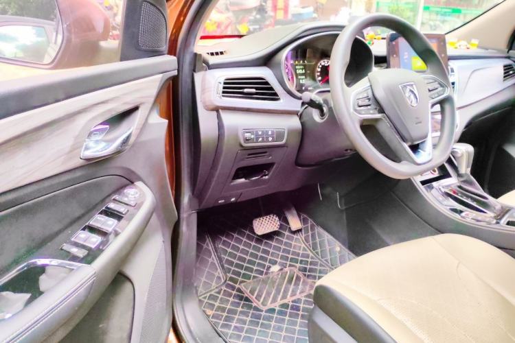 Used Baojun 730 2019 1.5T CVT Flagship Model 7 Seats China VI Emission Standard Driver Seat