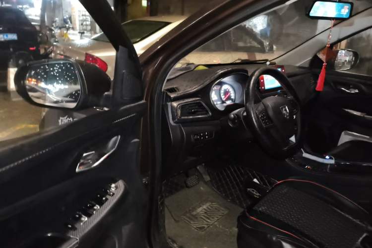 Used Baojun 730 2019 1.5T CVT Flagship Version 7 Seats China V Emission Standard Driver Seat