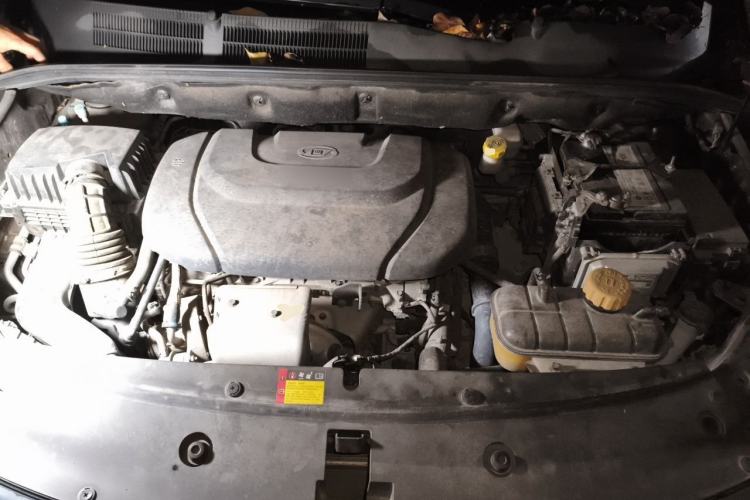 Used Baojun 730 2019 1.5T CVT Flagship Version 7 Seats China V Emission Standard Engine Bay