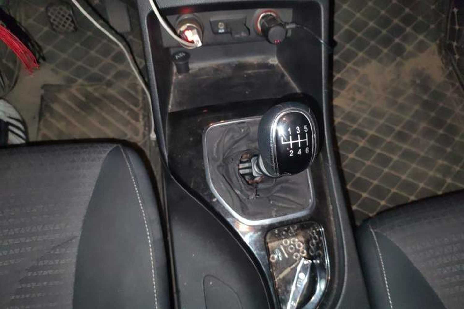 Used Baojun 730 2019 1.5T Manual Fashion Model 7-seater National V Gear Lever