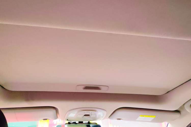 Used Baojun 730 2019 1.5T CVT Flagship Model 7 Seats China VI Emission Standard Headliner