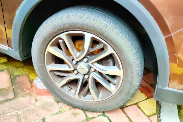 Used Baojun 730 2019 1.5T CVT Flagship Model 7 Seats China VI Emission Standard Right Front Wheel Hub
