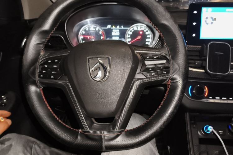 Used Baojun 730 2019 1.5T CVT Flagship Version 7 Seats China V Emission Standard Steering Wheel