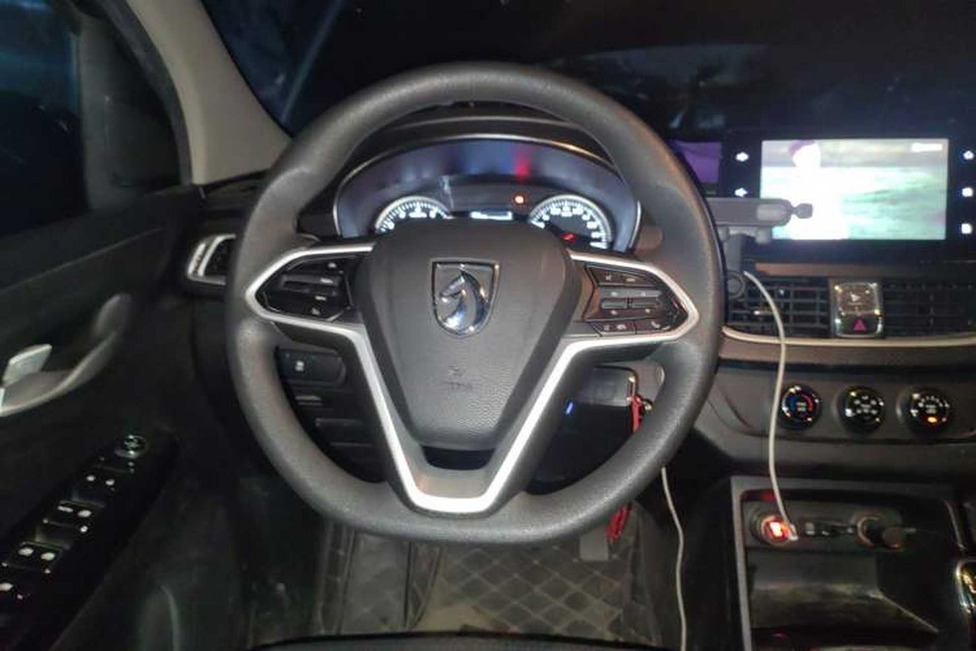 Used Baojun 730 2019 1.5T Manual Fashion Model 7-seater National V Steering Wheel