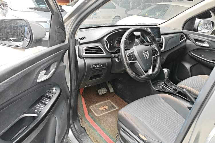 Used Baojun 730 2019 1.5T CVT Fashion Model 7 Seats China VI Emission Standard Driver Seat