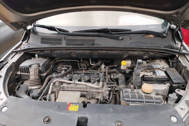 Used Baojun 730 2019 1.5T CVT Fashion Model 7 Seats China V Emission Standard Engine Bay