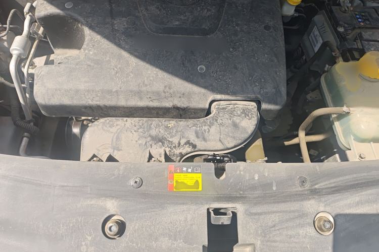 Used Baojun 730 2019 1.5L Manual Fashion Model 7-seater China VI Engine Bay