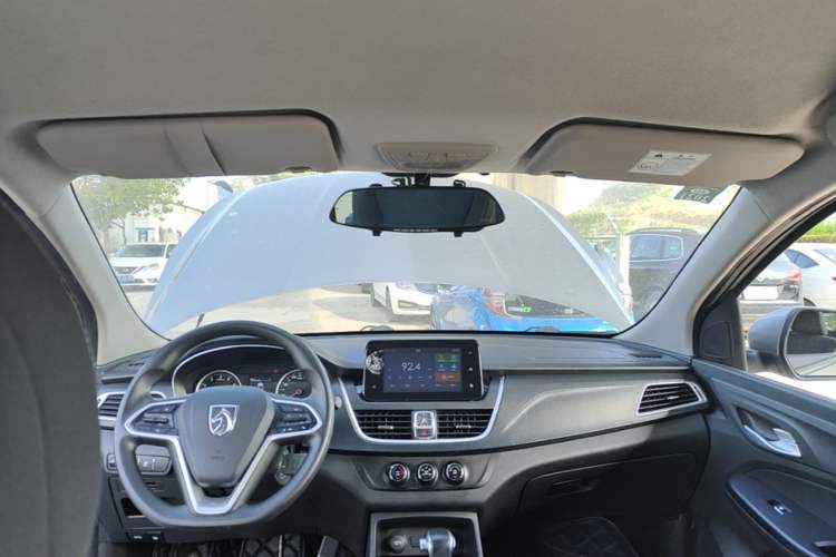 Used Baojun 730 2019 1.5T CVT Fashion Model 7 Seats China VI Emission Standard Headliner