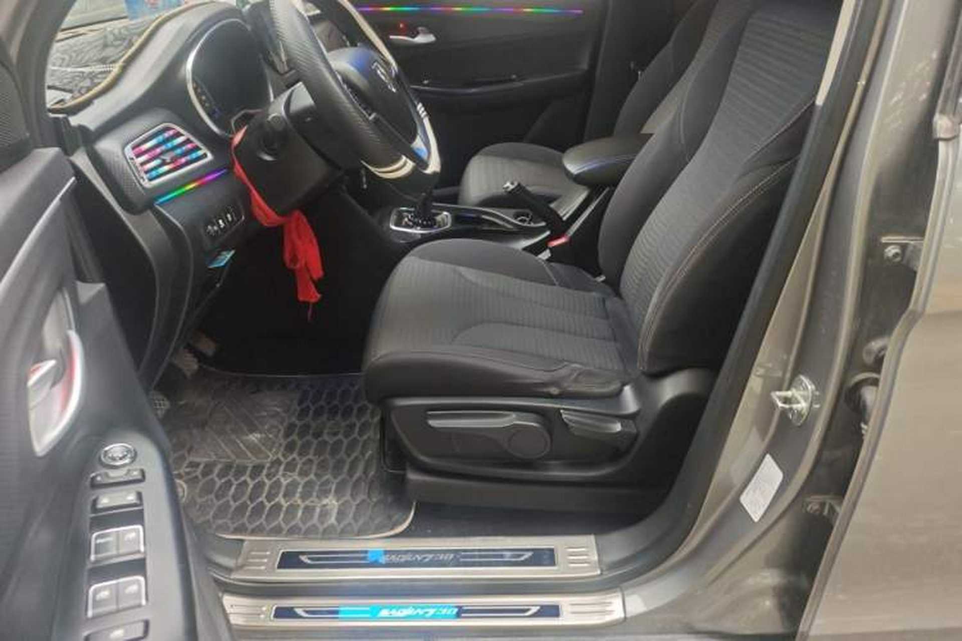 Used Baojun 730 2019 1.5T Manual Fashion Model 7-seater National V Left Front Seat