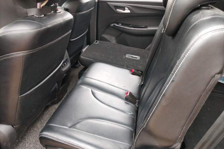 Used Baojun 730 2019 1.5T CVT Fashion Model 7 Seats China V Emission Standard Left Rear Seat
