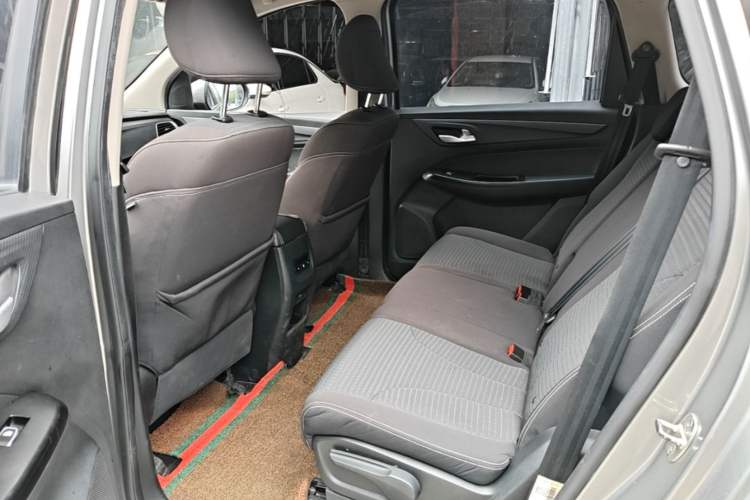 Used Baojun 730 2019 1.5T CVT Fashion Model 7 Seats China VI Emission Standard Left Rear Seat