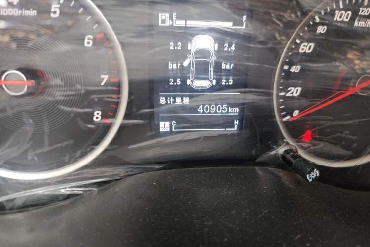 Used Baojun 730 2019 1.5L Manual Fashion Model 7-seater China VI Odometer Close Up