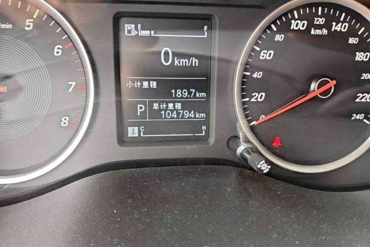 Used Baojun 730 2019 1.5T CVT Fashion Model 7 Seats China VI Emission Standard Odometer Close Up