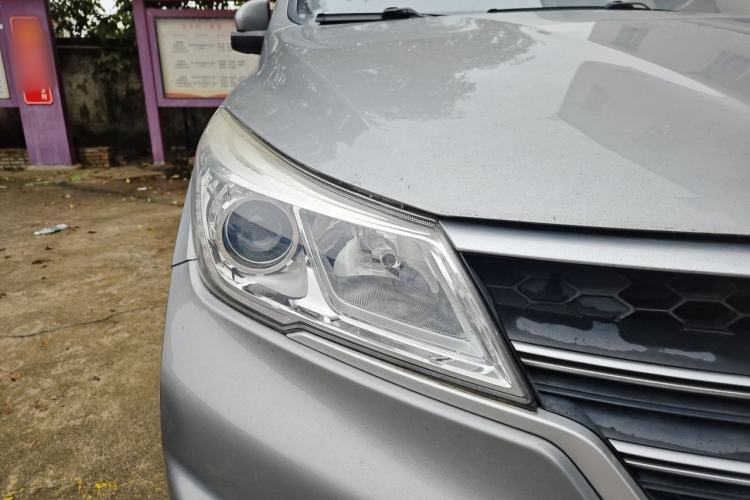 Used Baojun 730 2019 1.5L Manual Fashion Model 7-seater China VI Right Front Headlight