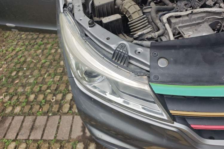 Used Baojun 730 2019 1.5T Manual Fashion Model 7-seater National V Right Front Headlight