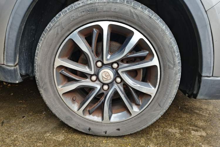 Used Baojun 730 2019 1.5L Manual Fashion Model 7-seater China VI Right Front Wheel Hub