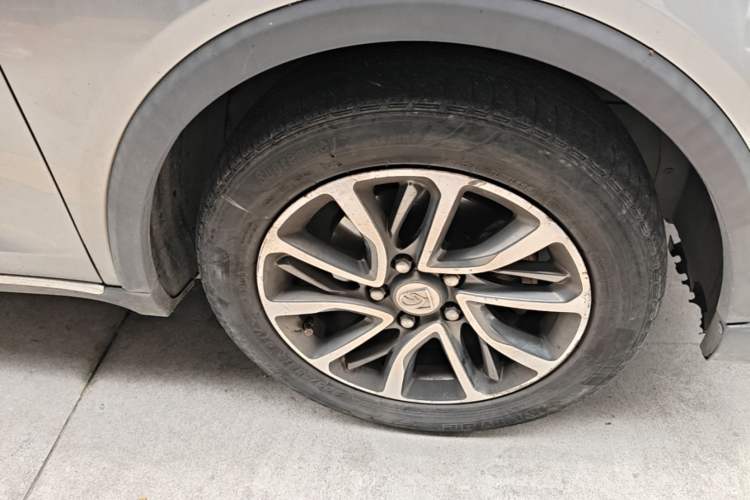 Used Baojun 730 2019 1.5T CVT Fashion Model 7 Seats China VI Emission Standard Right Front Wheel Hub