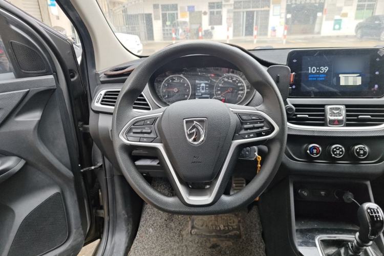 Used Baojun 730 2019 1.5L Manual Fashion Model 7-seater China VI Steering Wheel
