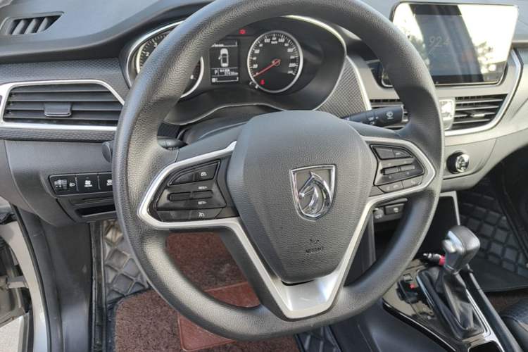 Used Baojun 730 2019 1.5T CVT Fashion Model 7 Seats China VI Emission Standard Steering Wheel