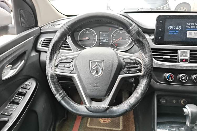 Used Baojun 730 2019 1.5T CVT Fashion Model 7 Seats China VI Emission Standard Steering Wheel