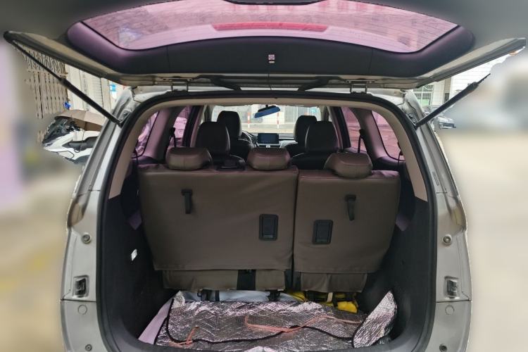 Used Baojun 730 2019 1.5L Manual Fashion Model 7-seater China VI Trunk