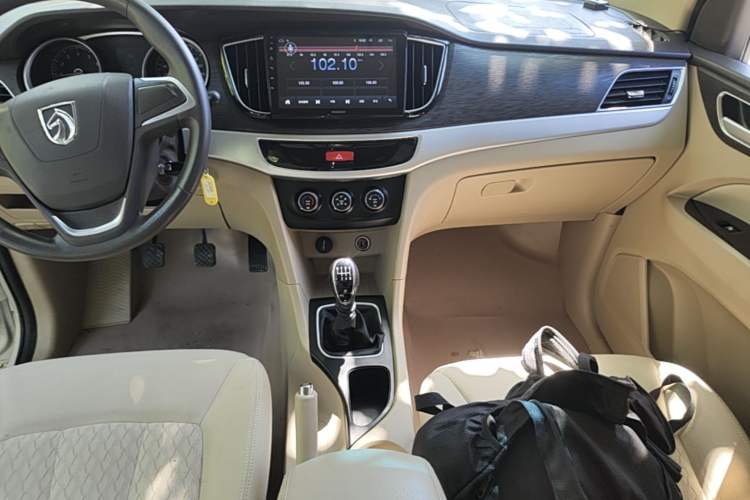 Used Baojun 730 2019 1.5L Manual Value Edition 7 Seats China VI Emission Standard Audio And AC Panel