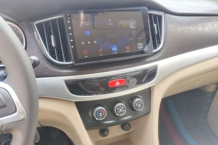 Used Baojun 730 2019 1.5L Manual Value Edition 7 Seats China VI Emission Standard Audio And AC Panel