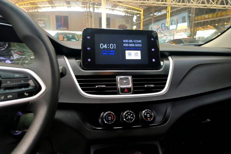 Used Baojun 730 2019 1.5T CVT Fashion Model 7 Seats China V Emission Standard Audio And AC Panel