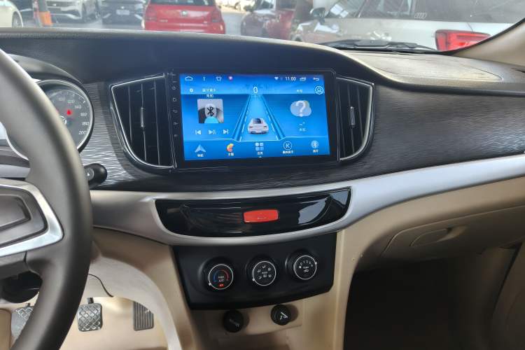 Used Baojun 730 2019 1.5L Manual Value Edition 7 Seats China VI Emission Standard Audio And AC Panel