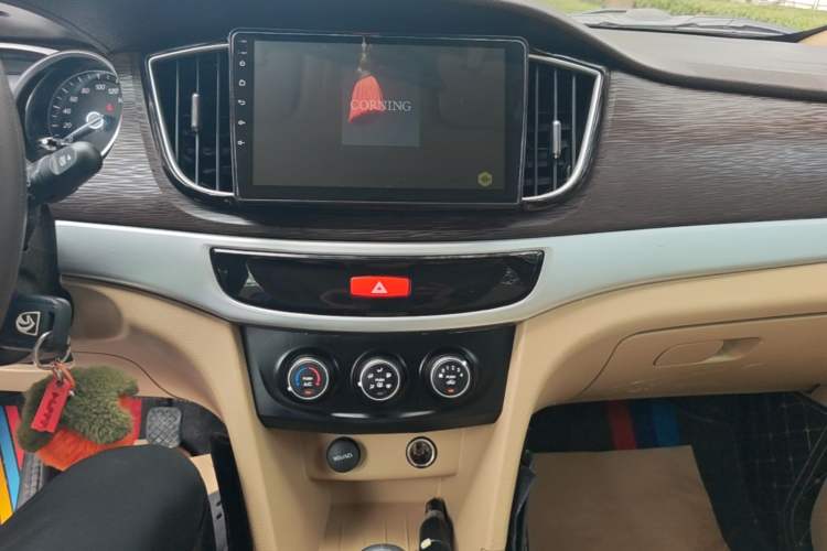 Used Baojun 730 2019 1.5L Manual Value Edition 7 Seats China VI Emission Standard Audio And AC Panel