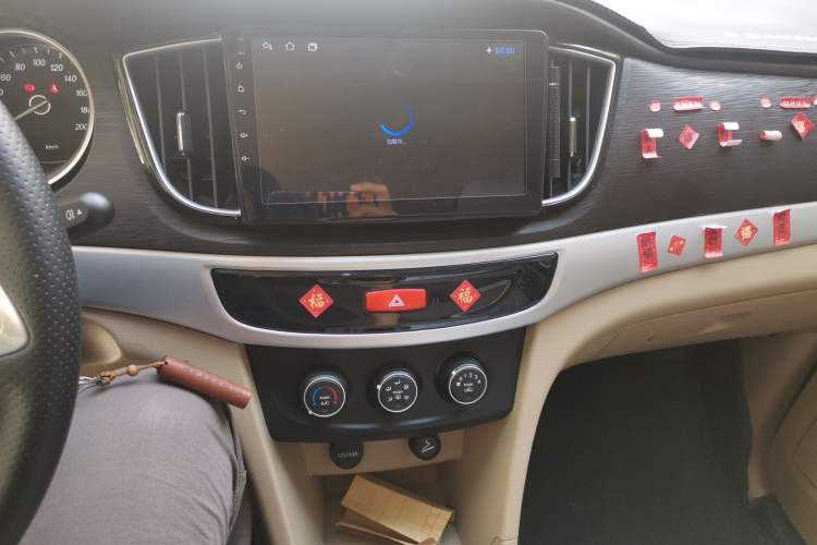 Used Baojun 730 2019 1.5L Manual Value Edition 7 Seats China VI Emission Standard Audio And AC Panel