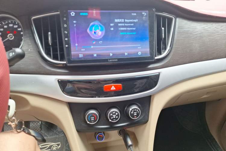 Used Baojun 730 2019 1.5L Manual Value Edition 7 Seats China VI Emission Standard Audio And AC Panel