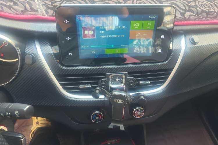 Used Baojun 730 2019 1.5T Manual Fashion Model 7-seater China VI Audio And AC Panel