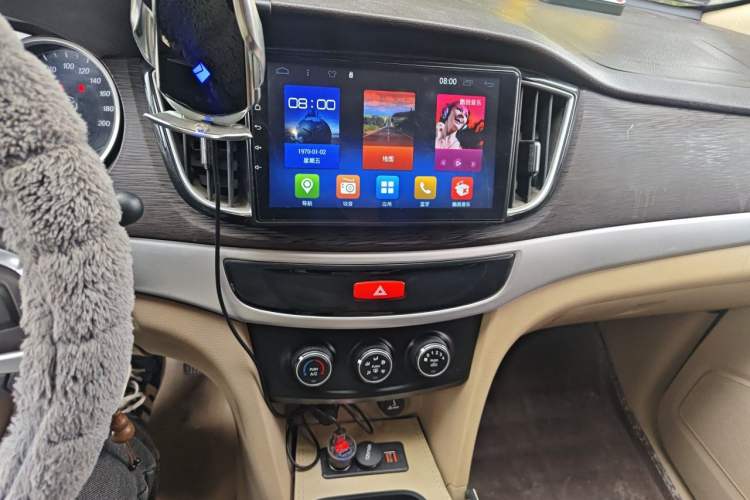 Used Baojun 730 2019 1.5L Manual Value Edition 7 Seats China VI Emission Standard Audio And AC Panel