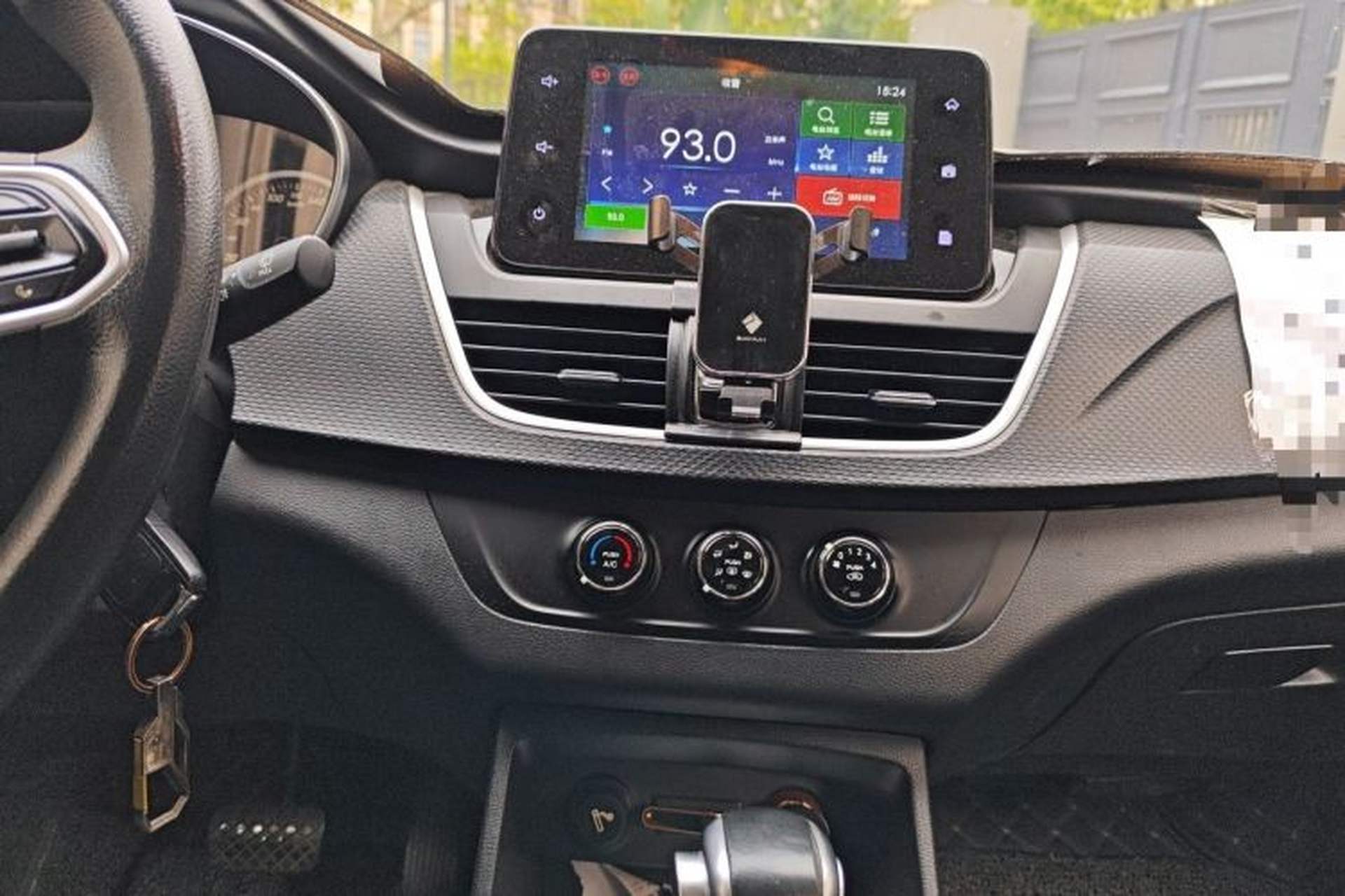 Used Baojun 730 2019 1.5T CVT Fashion Model 7 Seats China VI Emission Standard Audio And AC Panel