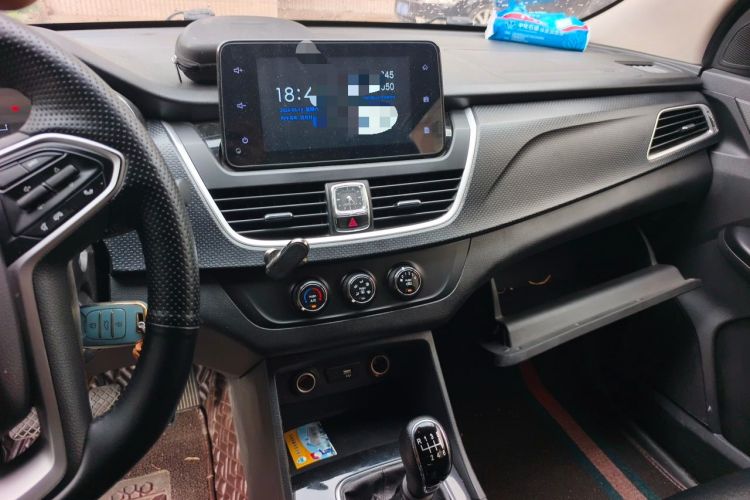 Used Baojun 730 2019 1.5L Manual Fashion Model 7-seater China VI Audio And AC Panel