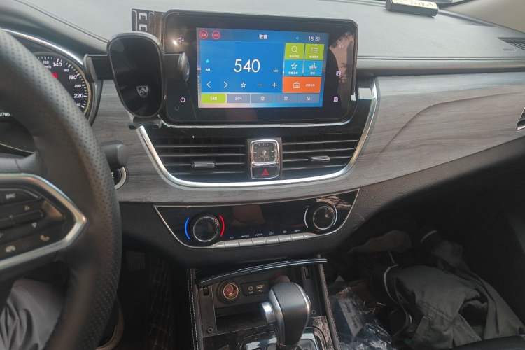 Used Baojun 730 2019 1.5T CVT Flagship Model 7 Seats China VI Emission Standard Audio And AC Panel