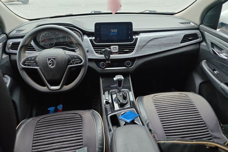 Used Baojun 730 2019 1.5T CVT Flagship Model 7 Seats China VI Emission Standard Center Console