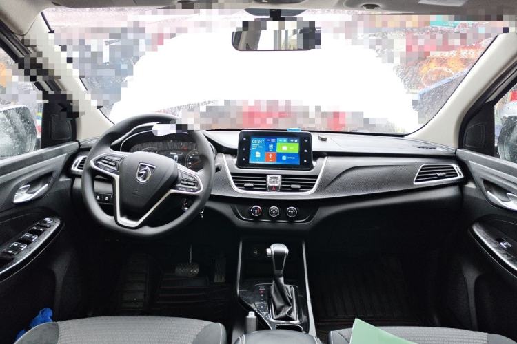 Used Baojun 730 2019 1.5T CVT Fashion Model 7 Seats China VI Emission Standard Center Console