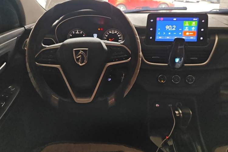 Used Baojun 730 2019 1.5T CVT Fashion Model 7 Seats China VI Emission Standard Center Console
